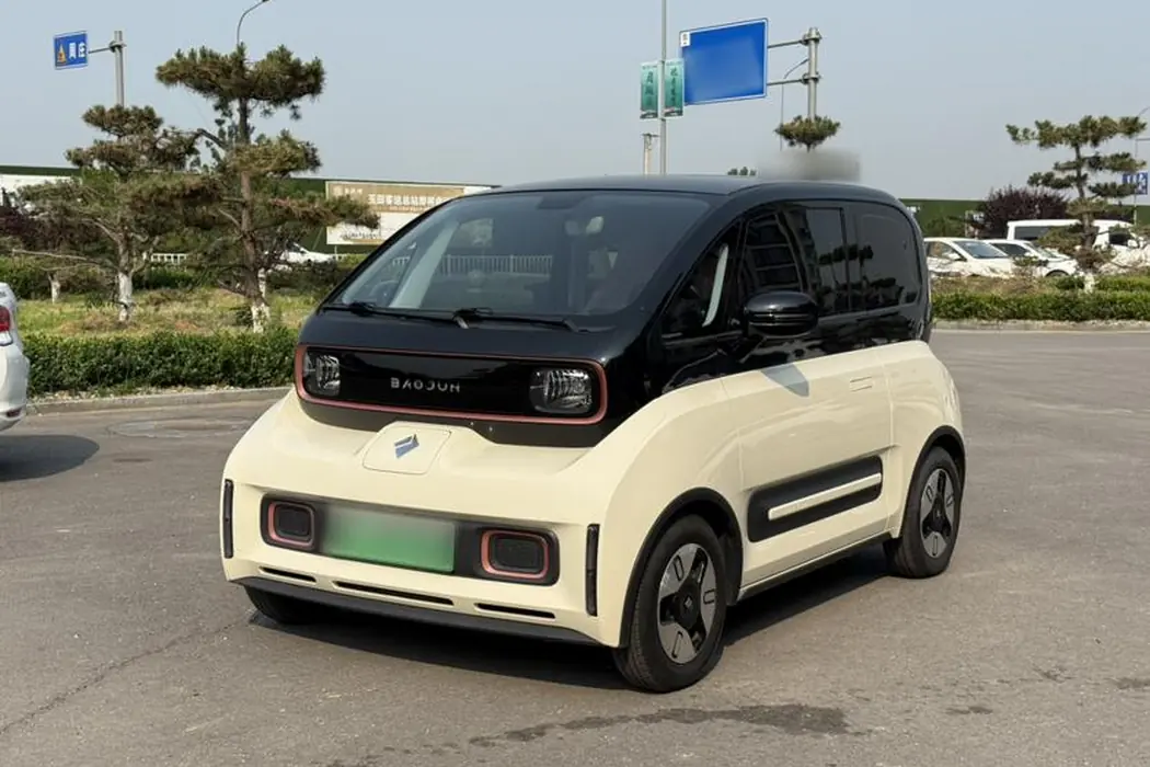 Baojun E300 2020 Plus Star Smart Edition