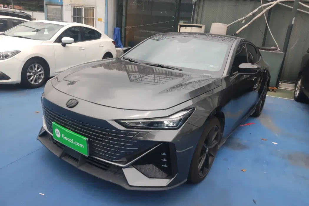 Changan UNI-V Model 2023 1.5T Premium