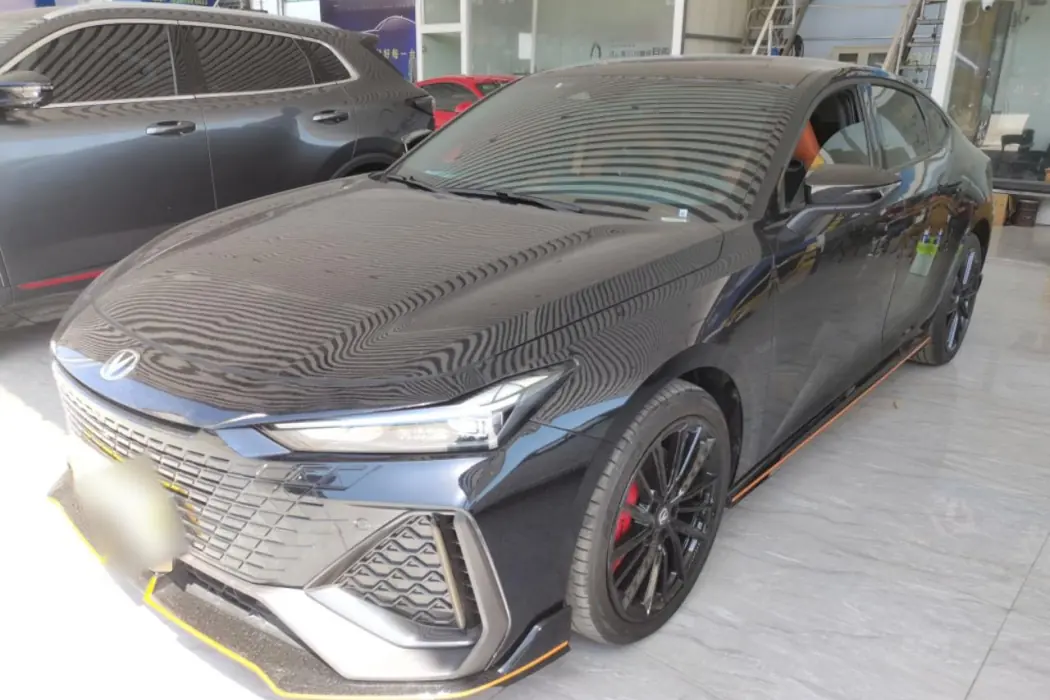 Changan UNI-V 2023 2.0T Leader Edition