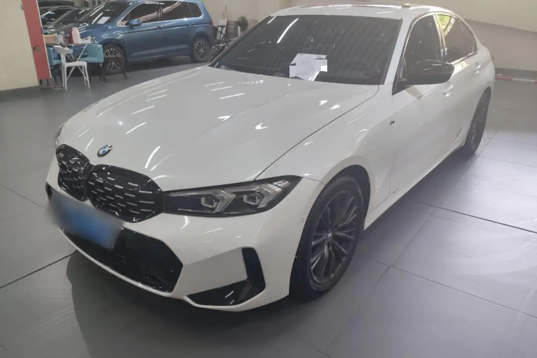 BMW 3 Series 2024 325i M Sports Yao Ye Suit