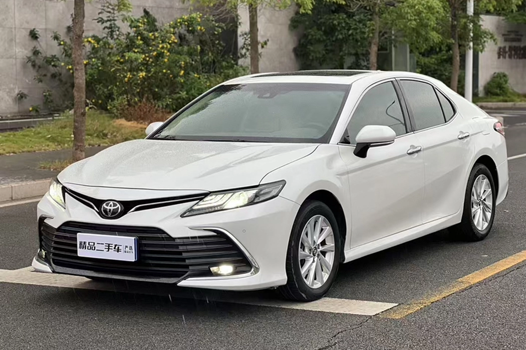 Toyota Camry 2021 2.0G Deluxe Edition