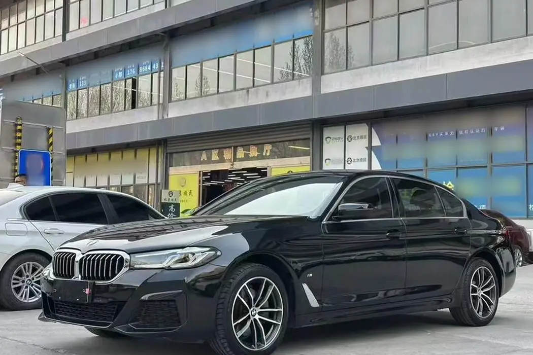 BMW 5 Series 2022 525Li M Sport Package