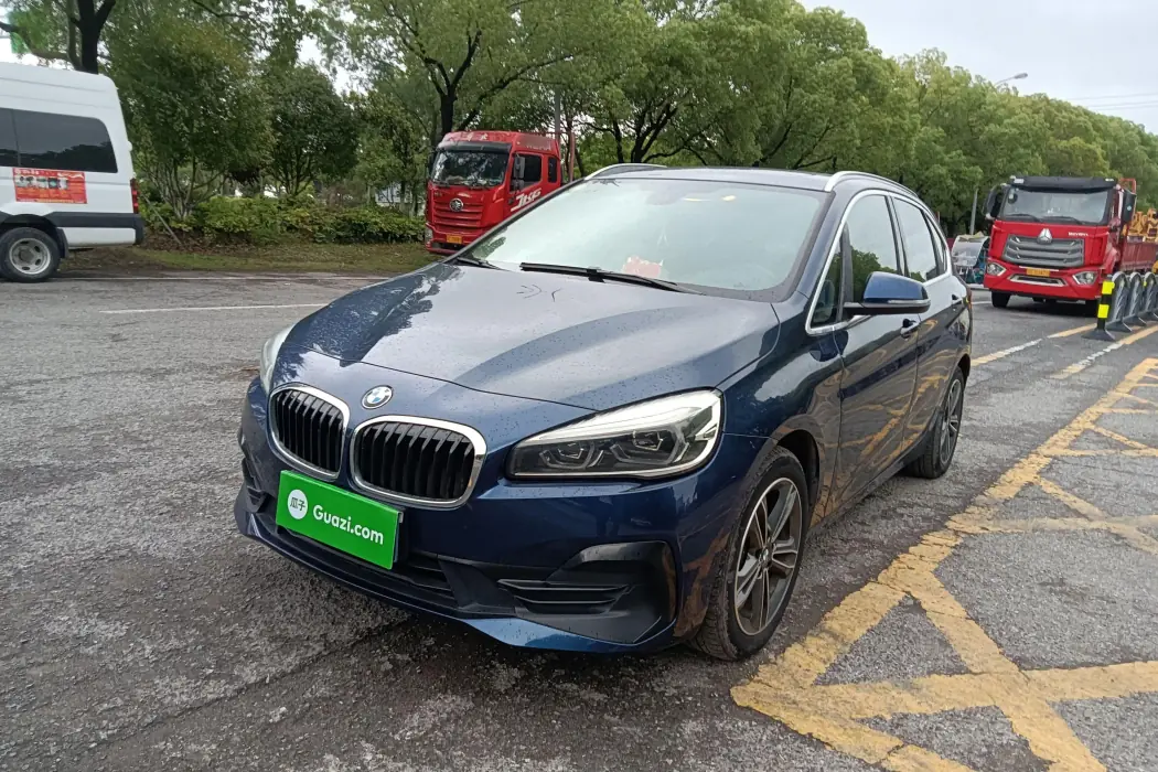 BMW 2 Series station wagon 2018 218i Exclusive sports suit