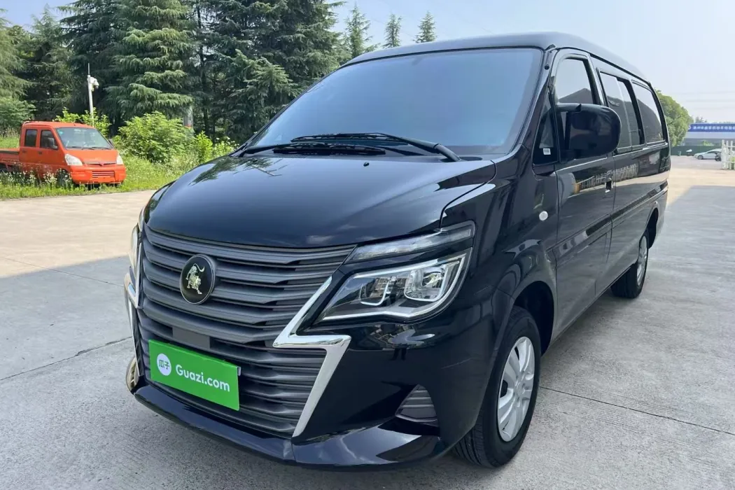 Dongfeng Popular Lingzhi 2023 M5L 1.6L basic 7-seater