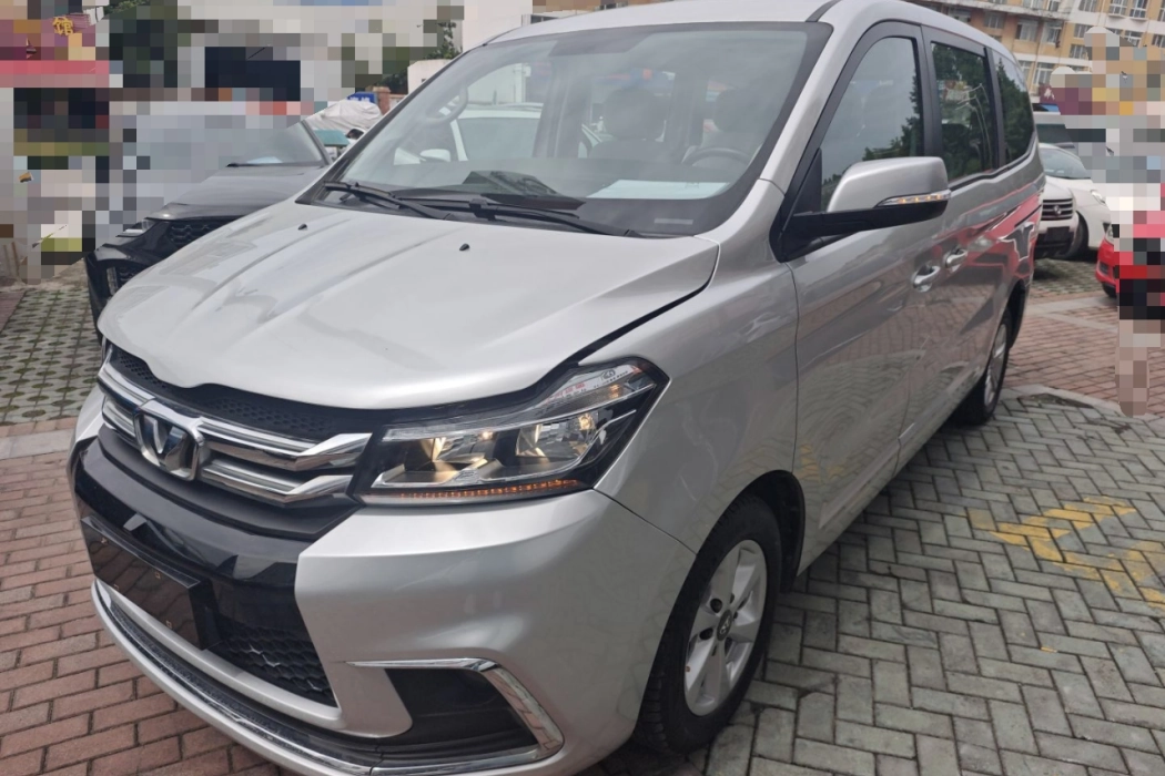 Huasong 7 2017 2.0T automatic standard Type