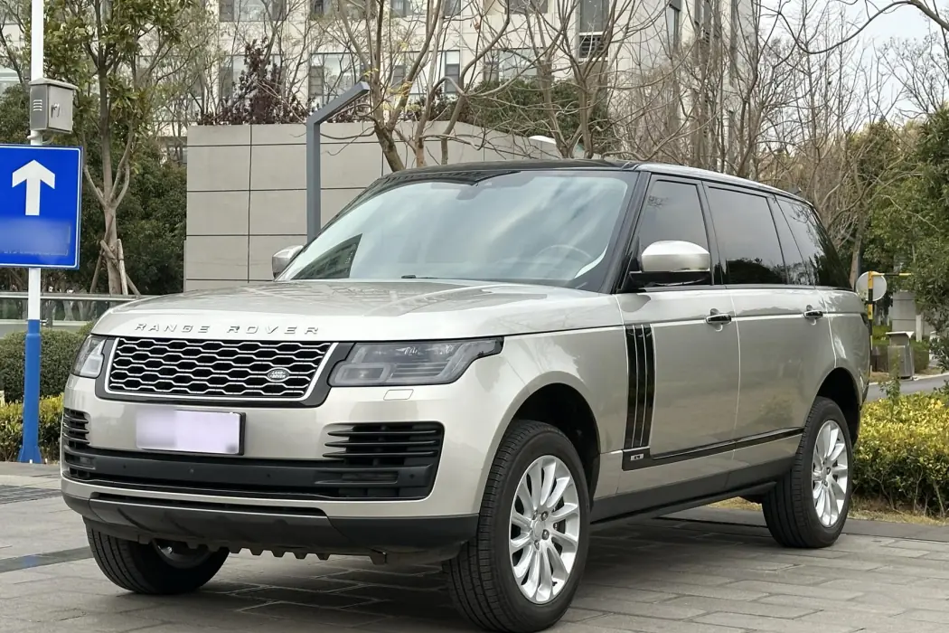 Land Rover Range Rover 2018 model 3.0 SC V6 Vogue Extended Version