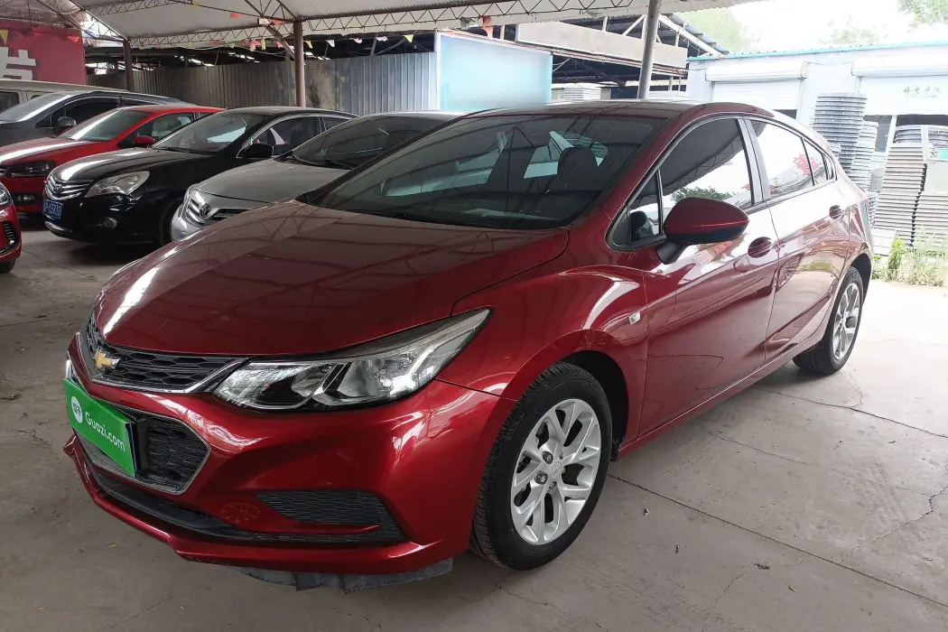 Chevrolet Cruze 2018 Hatchback 320 Automatic Pioneer Sunroof Version
