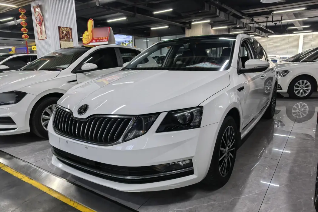 Skoda Octavia 2019 model ZI230 DSG Zhixing Deluxe Edition Country VI