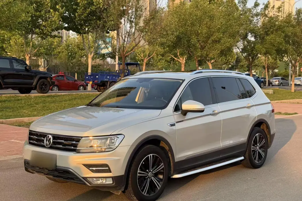 Volkswagen Tiguan L 2019 330TSI automatic two-wheel drive panoramic comfort version Country VI
