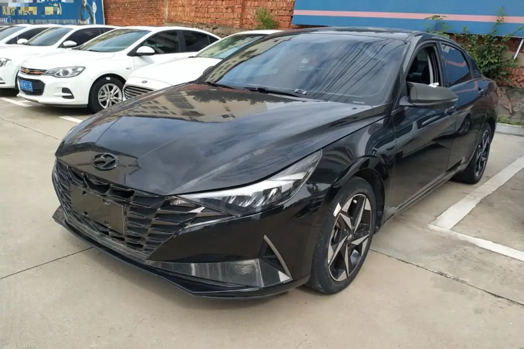 Hyundai Elantra 2021 1.5L CVT LUX Premium Edition