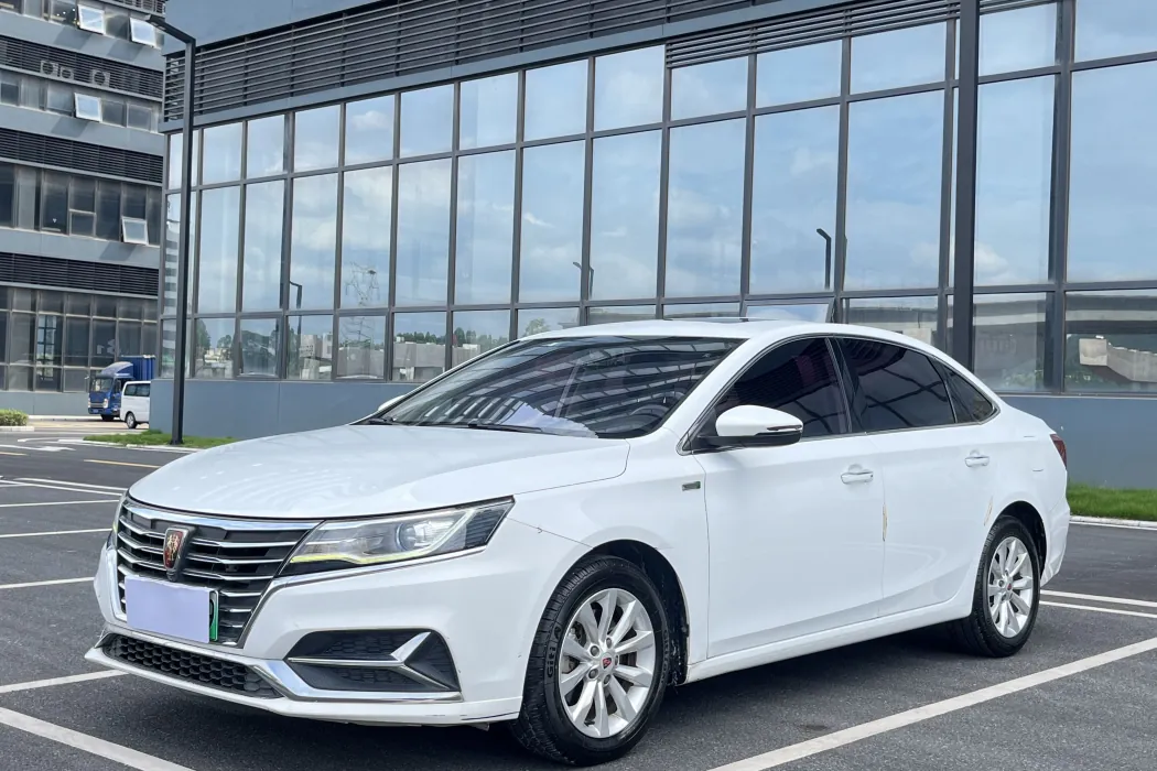 Roewe i6 New Energy 2017 45T Hybrid Connected Smart Edition
