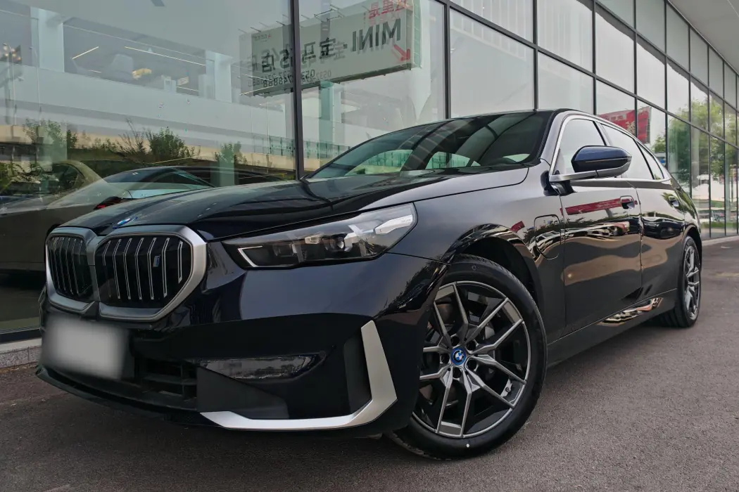 BMW i5 2024 eDrive 35L Luxury Set