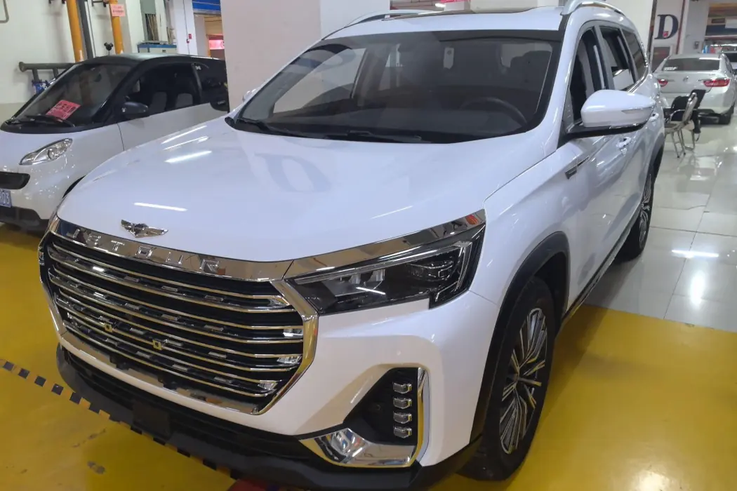 Jietu X90 PLUS 2023 model 1.6 TD DCT villa 7 seats