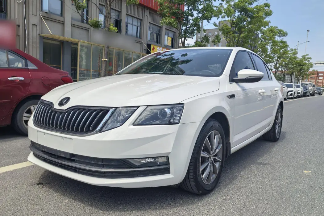 Skoda Octavia 2019 1.5L Automatic Smart Travel Comfort Edition Country V