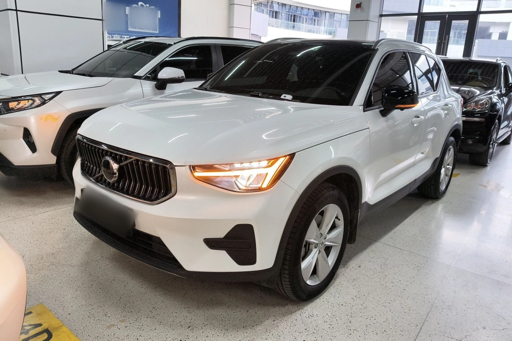 Volvo XC40 2023 B3 Intelligent Fashion Edition