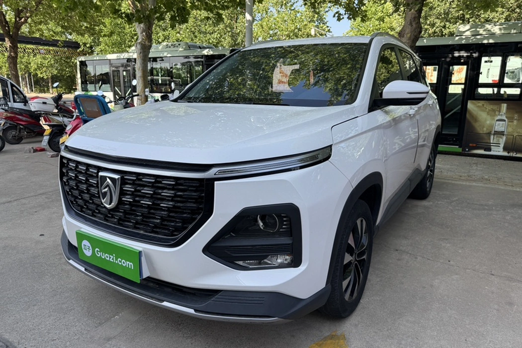 Baojun 530 2021 Global Car Anniversary Edition 1.5T Manual Luxury 6-seater