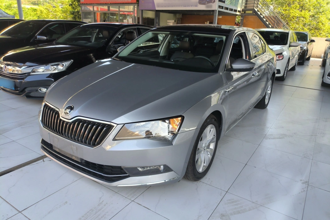 Skoda Supai 2018 model ZI330 DSG Comfort Edition Country V