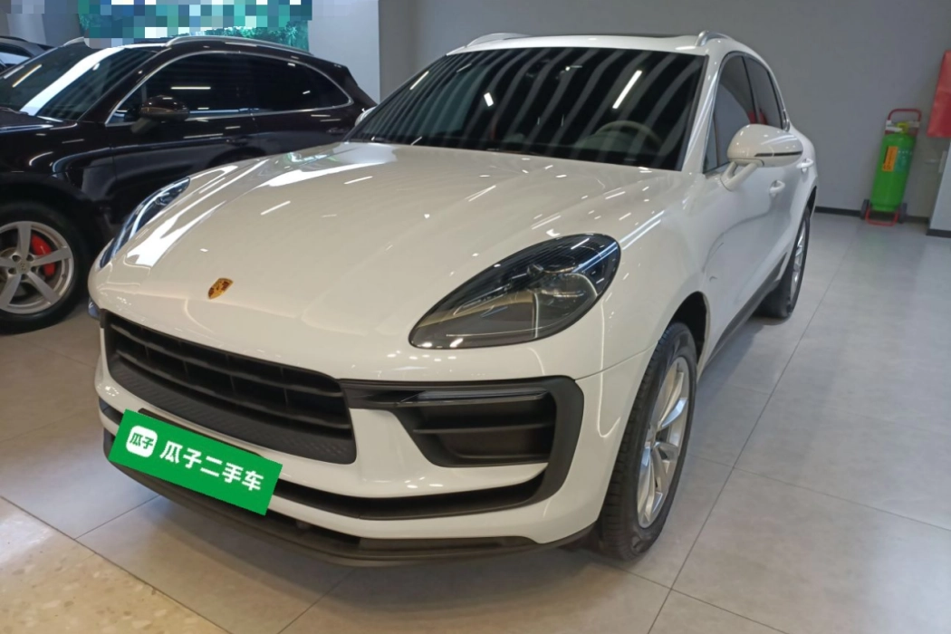 Porsche 2022 Macan 2.0T