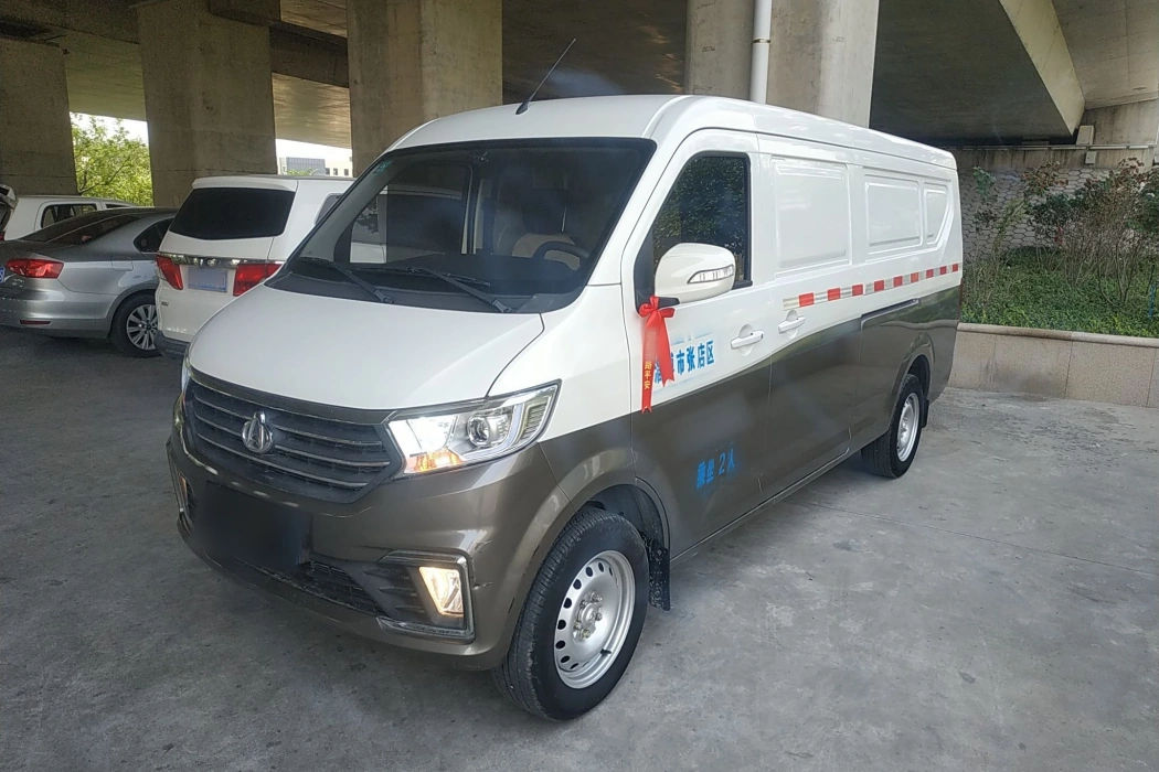 Changan Straddle Straddle Star V7 2022 1.6L gasoline Luxury 2-seater Open door DAM16KR