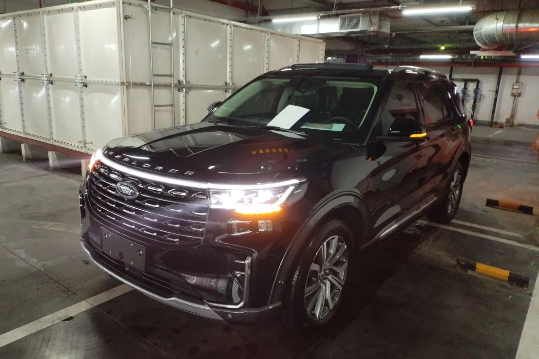 Ford Explorer 2023 EcoBoost 285 four-wheel drive titanium version 6-seater