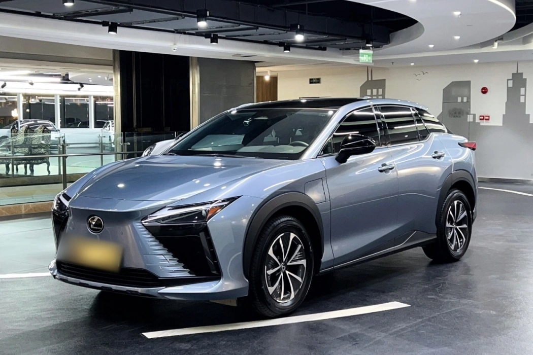 Lexus RZ 2023 450e four-wheel drive indulgent edition