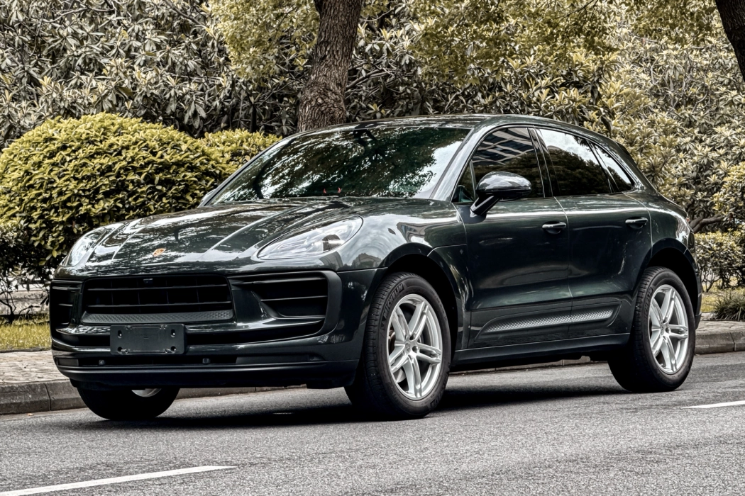 Porsche 2024 Macan 2.0T