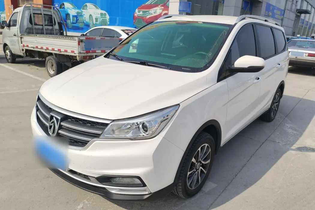 Baojun 730 2021 1.5T manual fashion type 7 seats