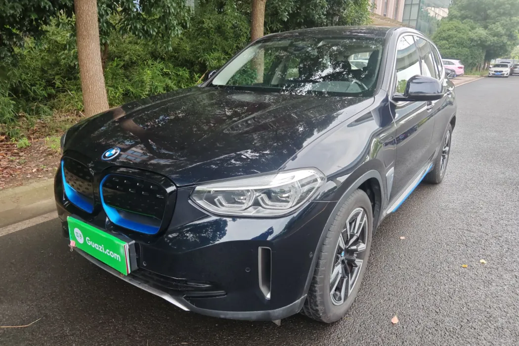 BMW iX3 2021 Leader