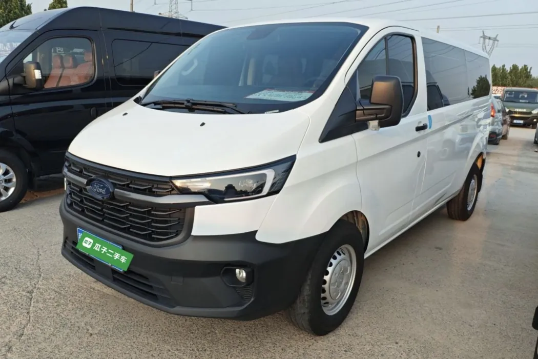 Ford Quanshun 2023 2.0T diesel manual multi-function commercial vehicle center axle low-top 5/6 seats