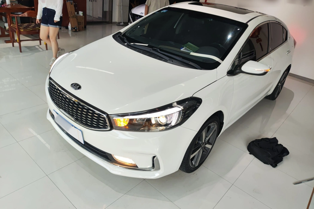 Kia K3 2017 1.6L automatic 15th Anniversary Special Edition GLS