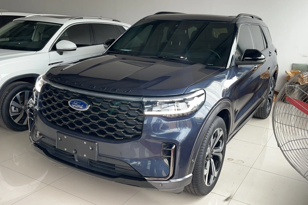 Ford Explorer 2023 EcoBoost 285 four-wheel drive ST-LINE 6-seater