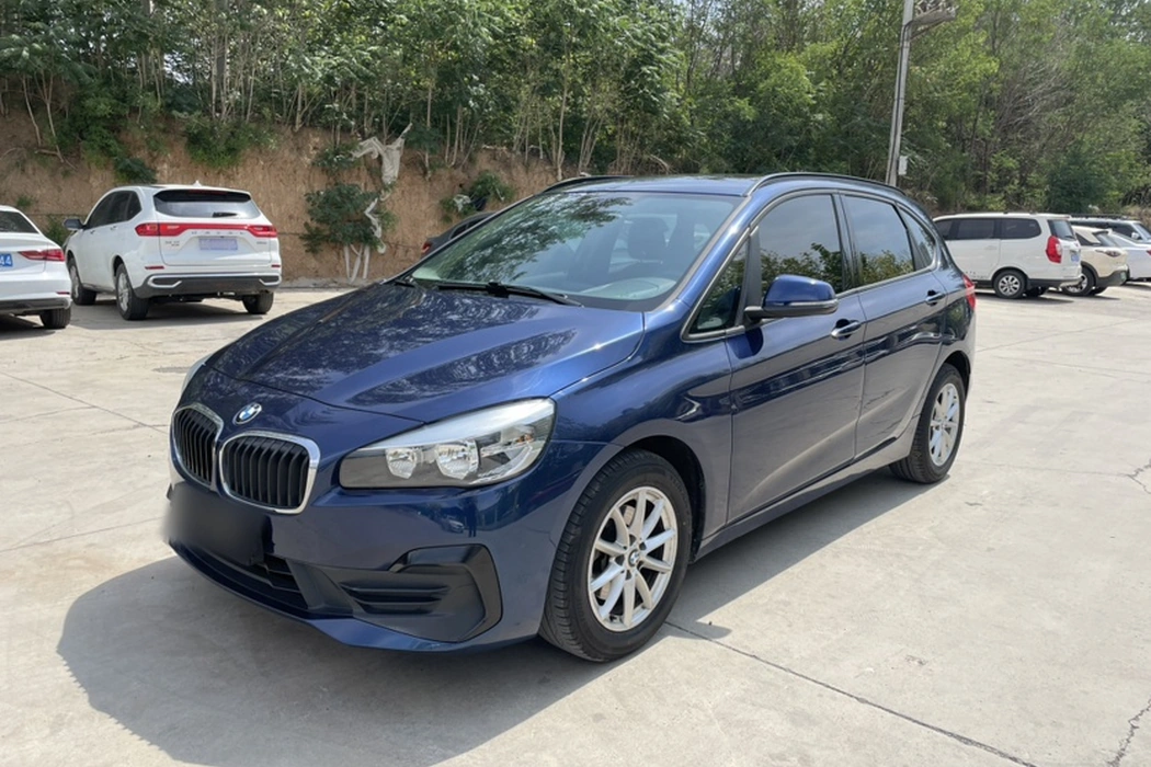 BMW 2 Series Wagon 2018 218i Style