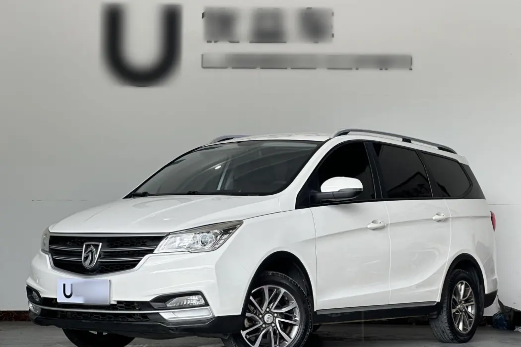 Baojun 730 2019 1.5L manual fashion type 7-seater national V