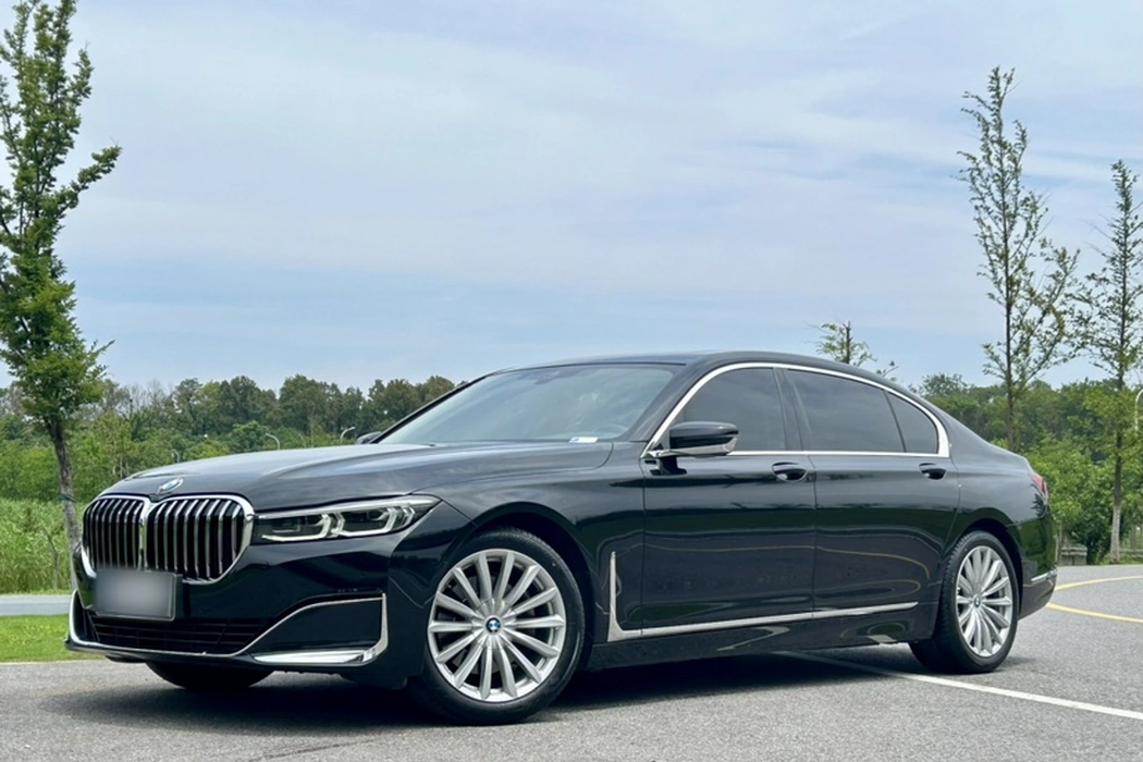 BMW 7 Series 2021 730Li Luxury Package