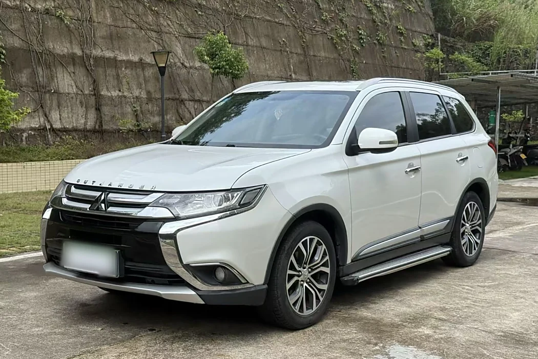 Mitsubishi Outlander 2018 2.0L two-wheel drive Glory Edition 5-seater