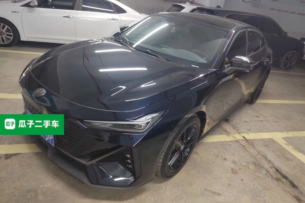 Changan UNI-V Model 2023 1.5T Premium