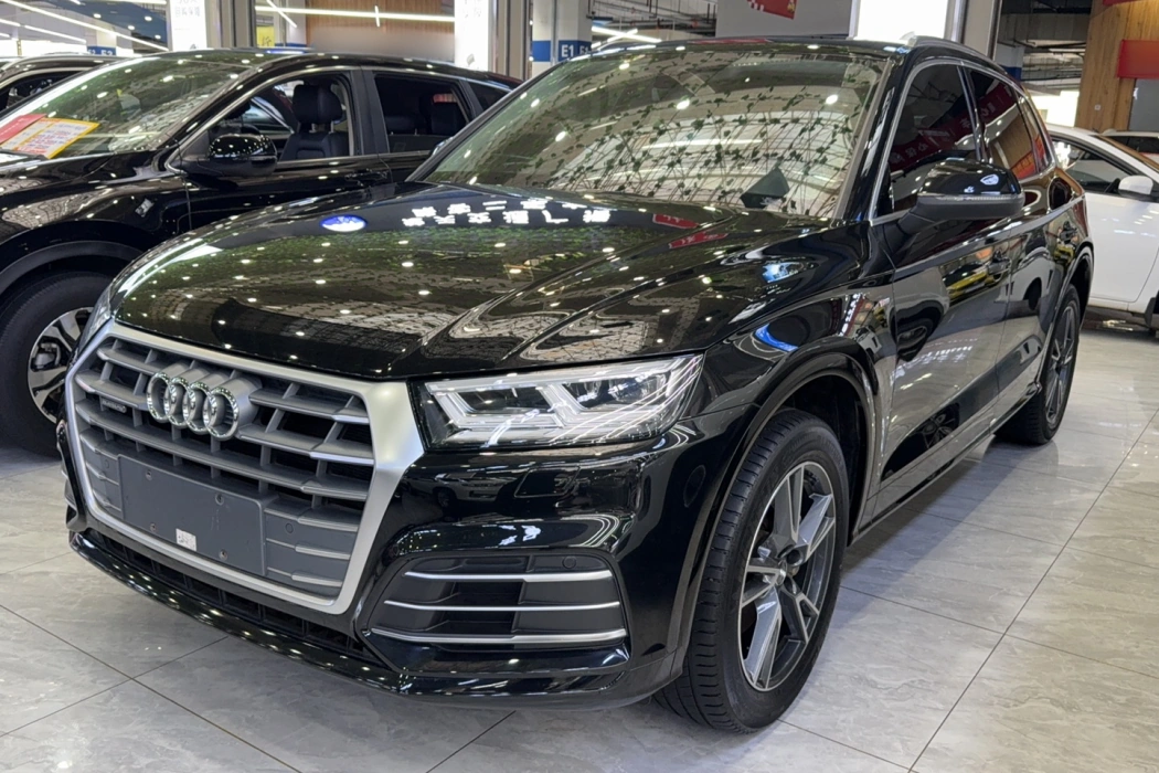 Audi Q5L 2018 40 TFSI Glory Style National V