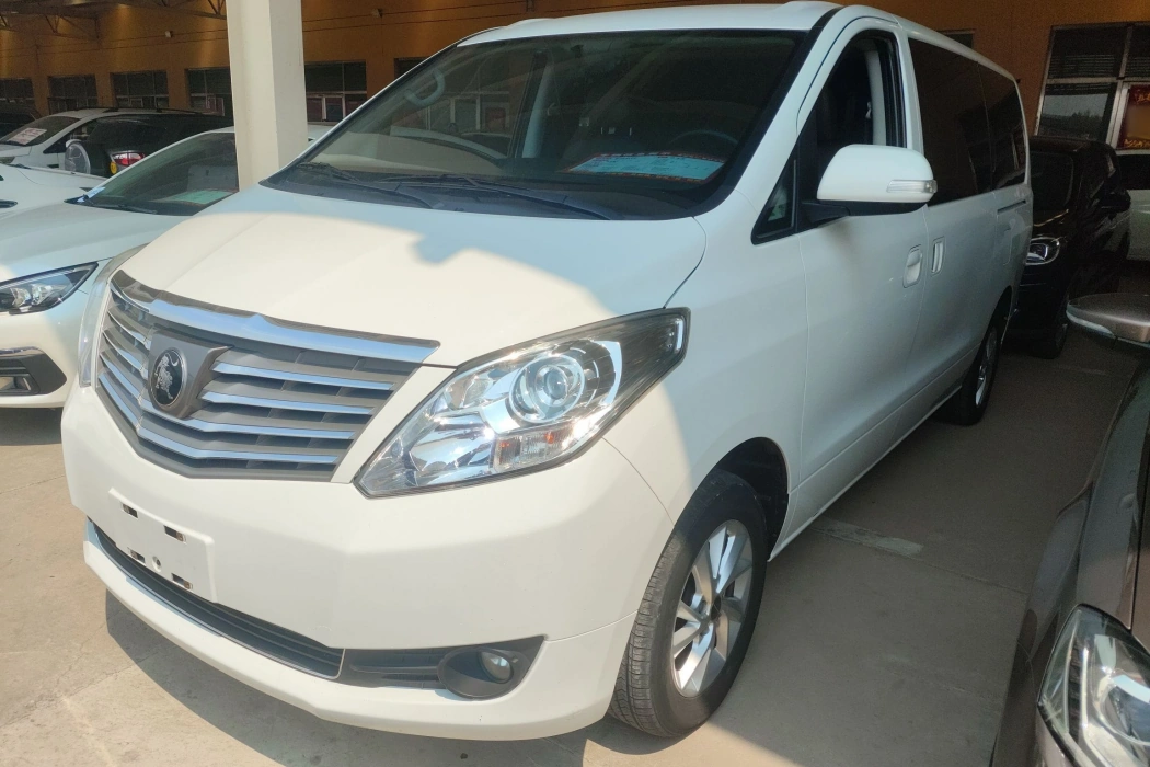 Dongfeng Popular Lingzhi PLUS 2021 Travel Version 2.0L Manual Luxury 7-seater