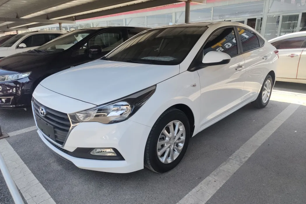 Hyundai accepts 2016 1.4L manual cool version GLS
