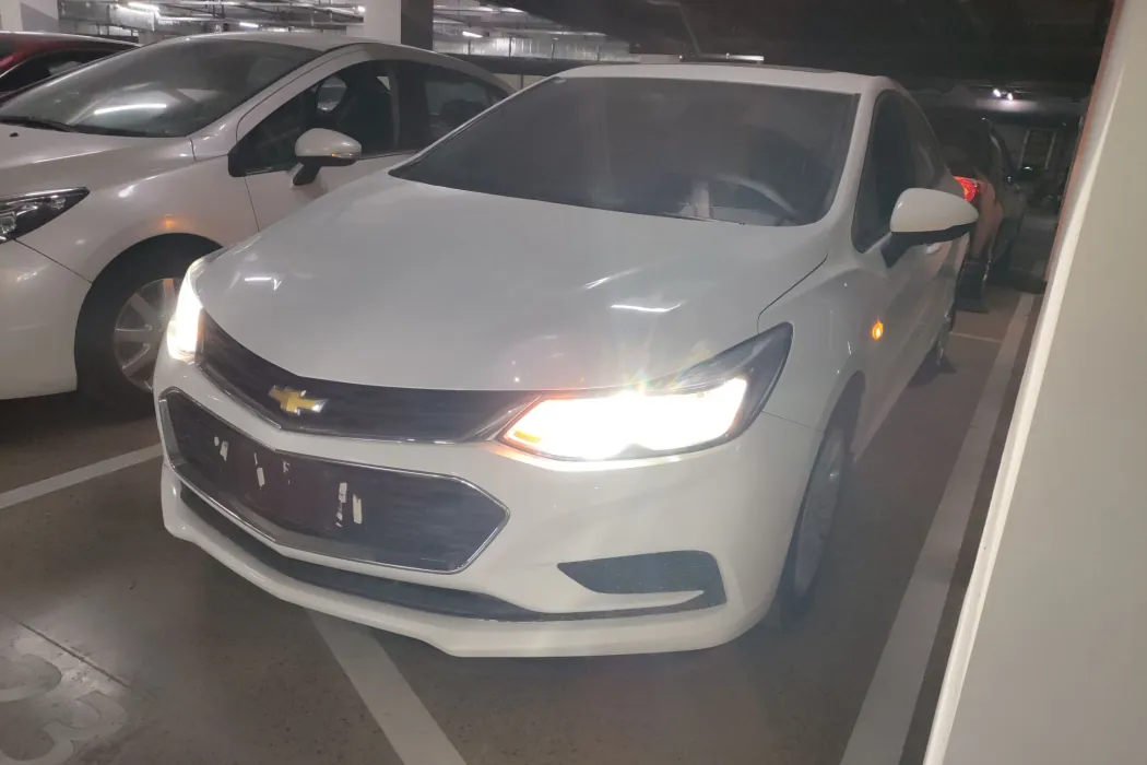 Chevrolet Cruze 2018 320 Automatic Pioneer Sunroof Version