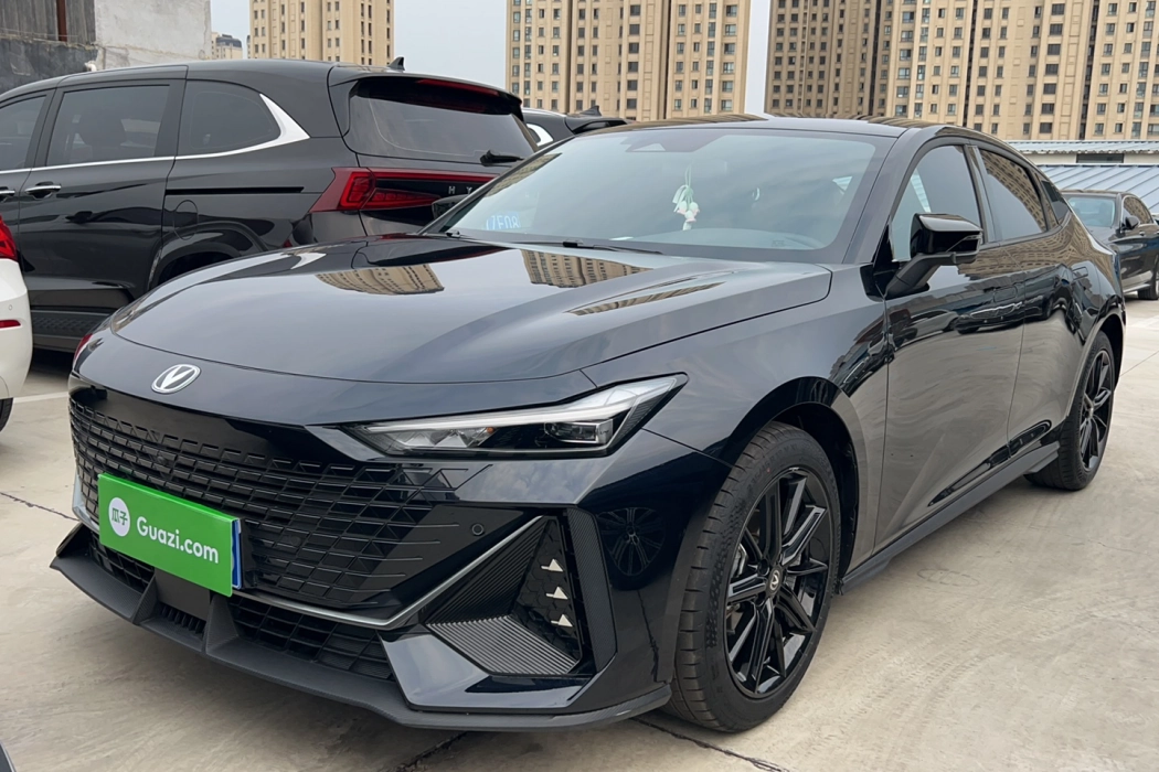 Changan UNI-V Model 2023 1.5T Premium