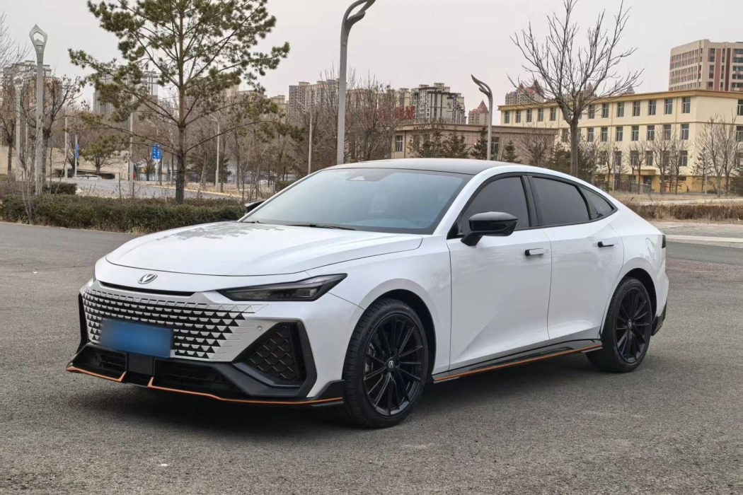 Changan UNI-V 2023 2.0T Leader Edition