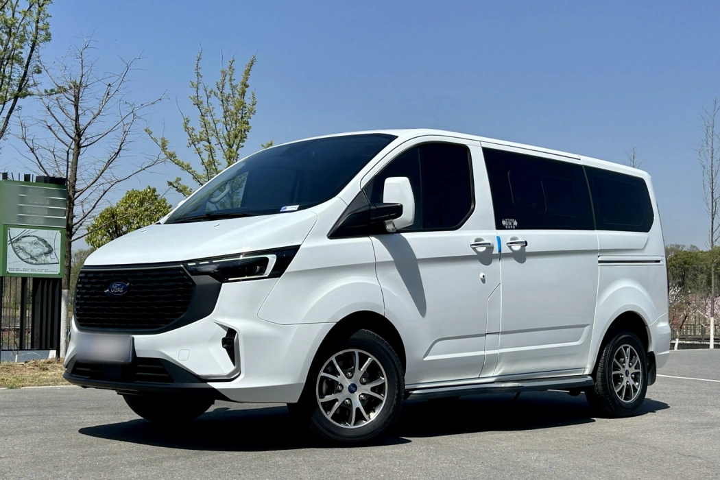 Ford Quanshun 2023 2.0T gasoline automatic business travel short-axle low-top 7/8/9 seats