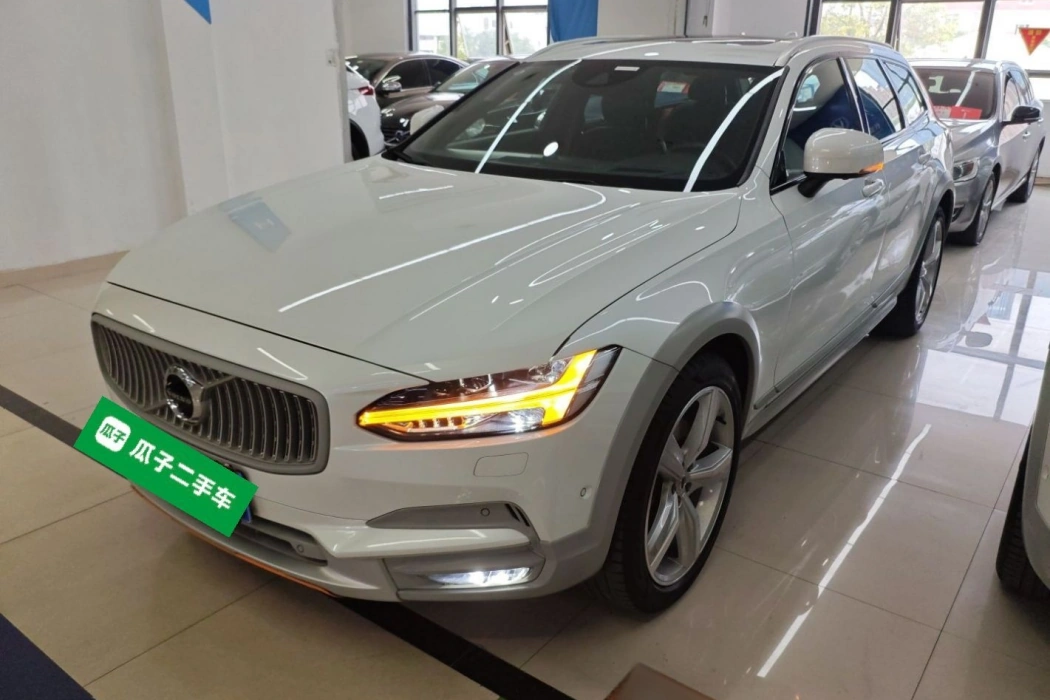 Volvo V90 2018 Cross Country T5 AWD Volvo Ocean Race