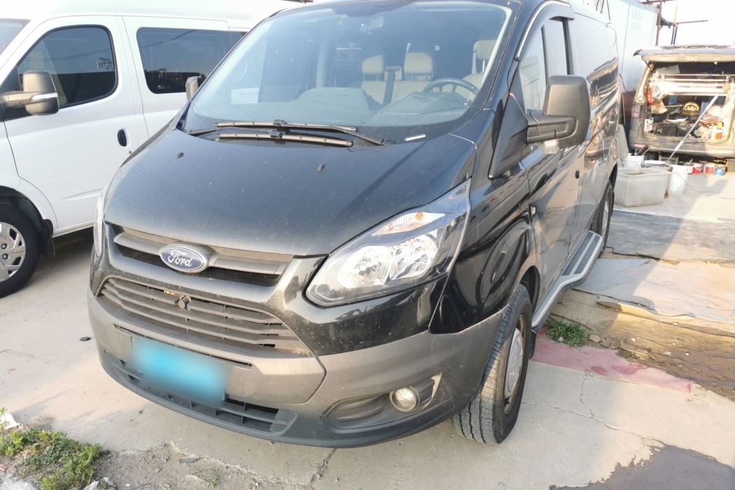 Ford Quanshun 2019 2.0T diesel multi-function commercial vehicle short-axle low-top 6-seater country VI