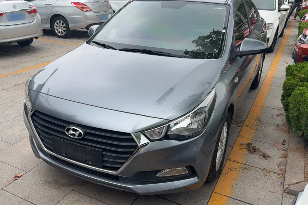 Hyundai accepts 2016 1.4L manual cool version GLS