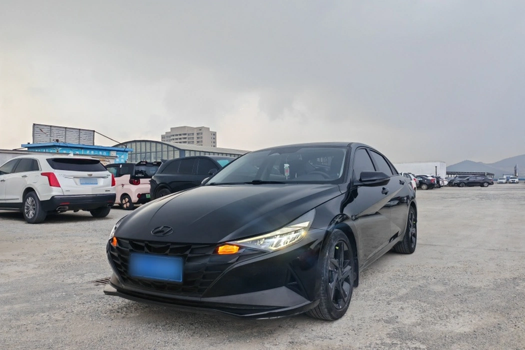 Hyundai Elantra 2022 1.5L CVT LUX Black Knight Limited Edition