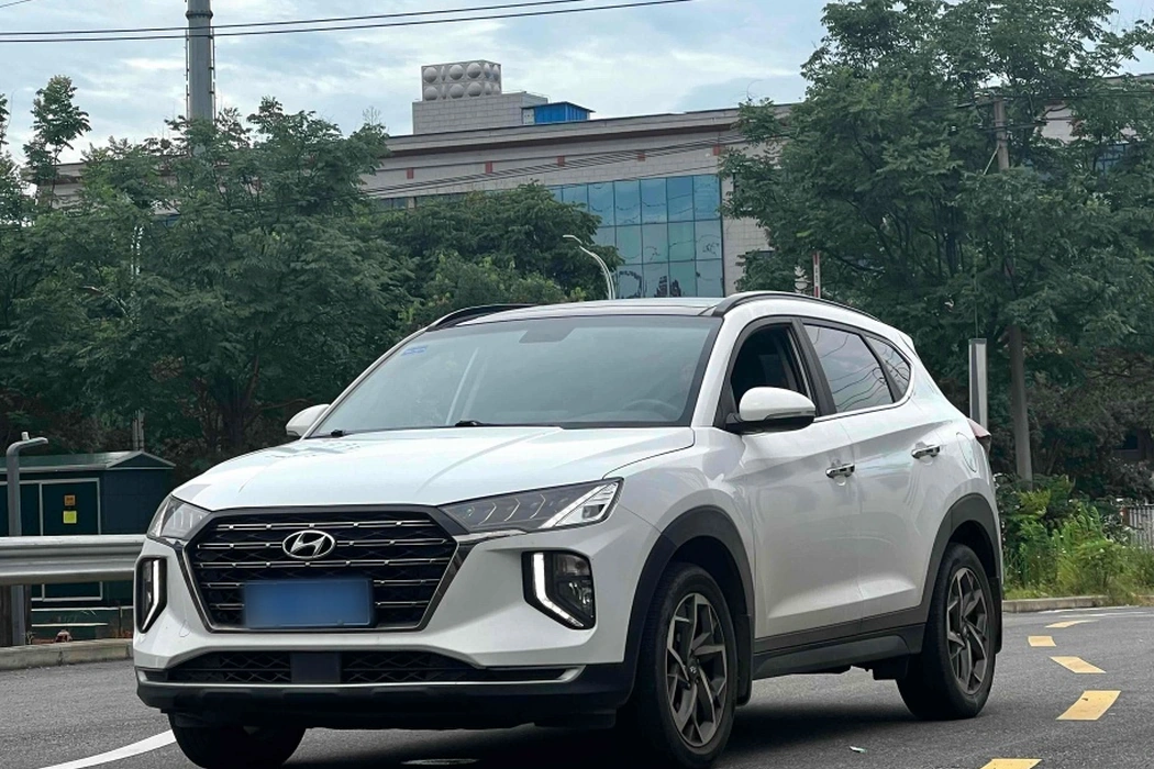 Hyundai Tucson 2020 280TGDi two-wheel drive GLS fashion version Country VI