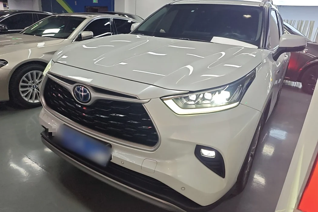 Toyota Highlander 2022 dual-engine 2.5L four-wheel drive Premium edition 7-seater