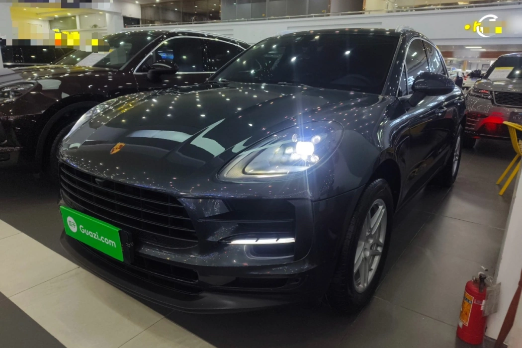 Porsche 2021 Macan 2.0T